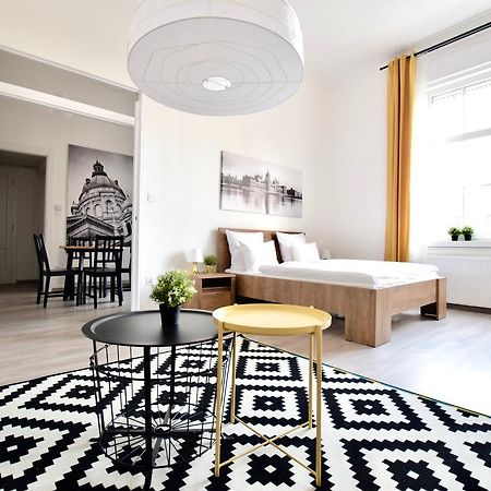 Standard Apartment By Hi5 - Bazilika Suite Budapesta Exterior foto